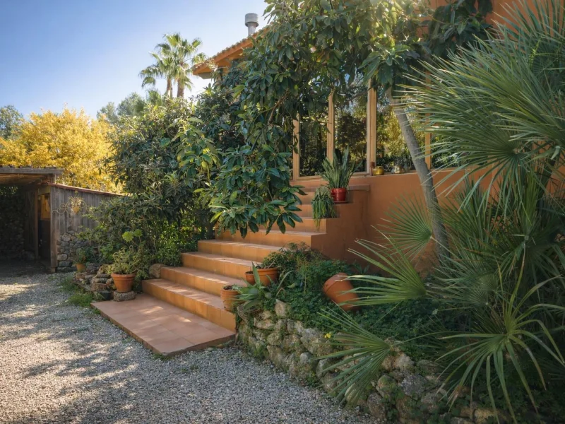 Charmante Villa mit mediterranem Garten in Jávea