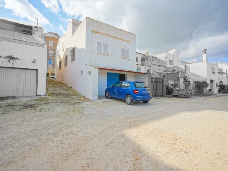 Stadthaus in Benissa mit großer Garage und Panoramablick