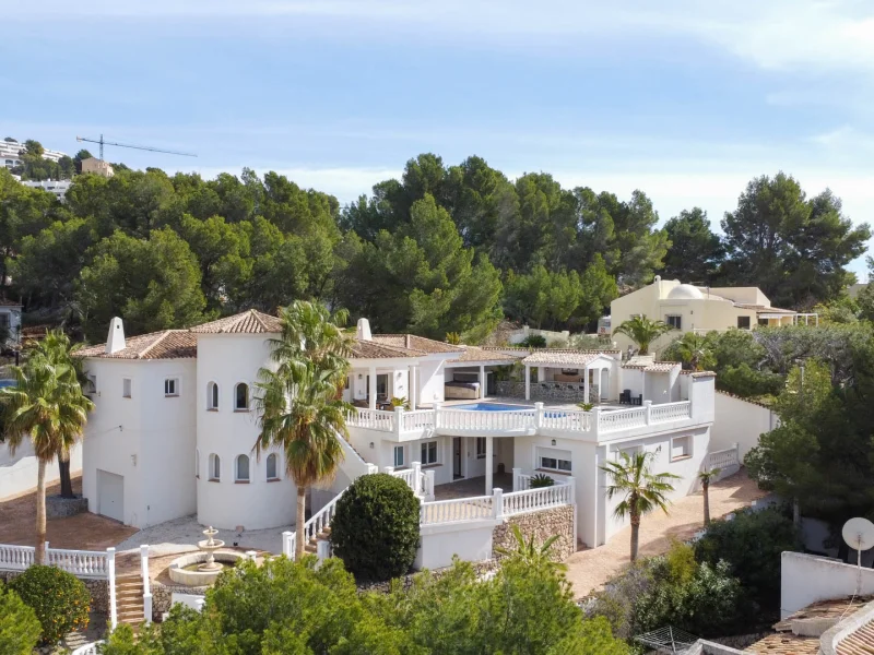 Mediterrane Villa in Altea mit Bergblick und Gästehaus