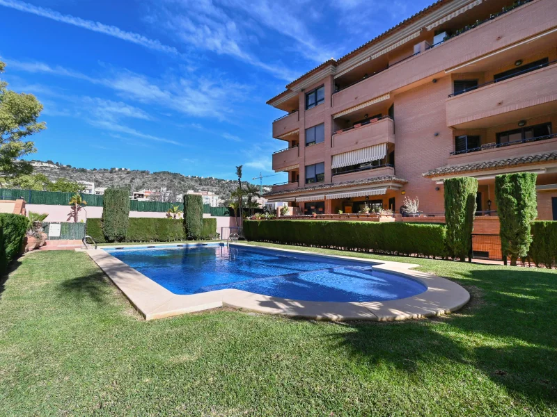 Komfortable Ferienwohnung mit Gemeinschaftspool in Jávea Puerto