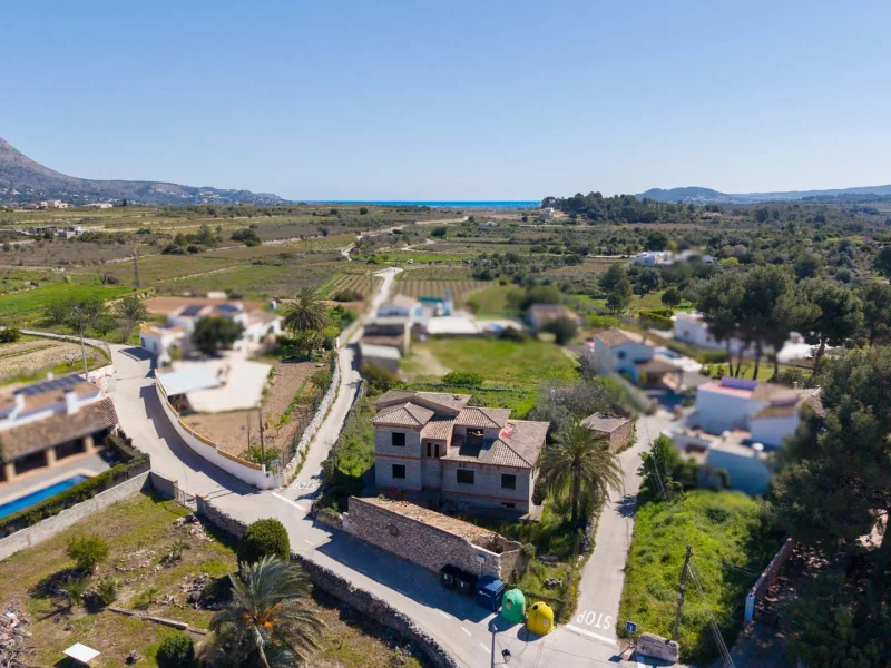Villa in Gata de Gorgos mit großem Grundstück und Panoramablick