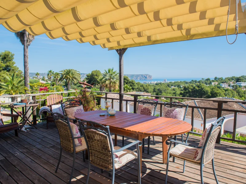 Villa mit Doppelgrundstück und Meerblick in Jávea