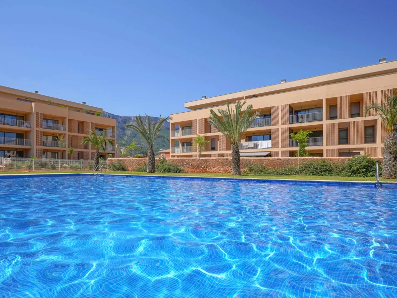 Erdgeschosswohnung in Dénia mit privatem Garten und Gemeinschaftspool zu verkaufen