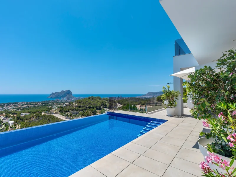 Außergewöhnliche Villa mit Panoramablick auf das Meer
