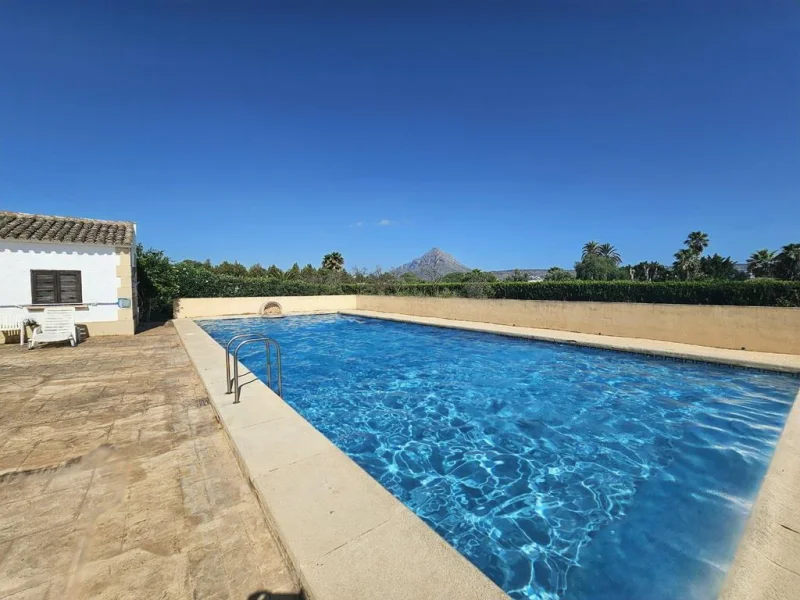 Design-Bungalow zu verkaufen in Jávea, Adsubia mit Pool