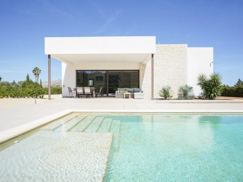 Moderne Villa zu verkaufen in Beniarbeig mit privatem Pool