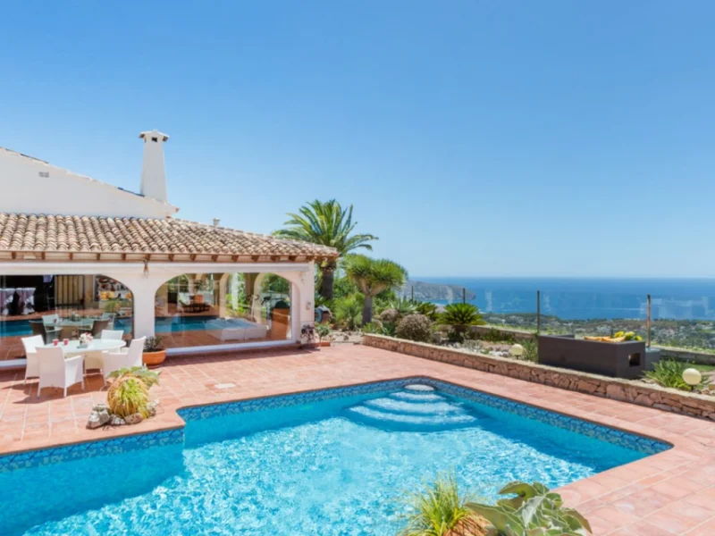 Mediterrane Villa in Benitachell, Cumbre del Sol mit Panoramameerblick