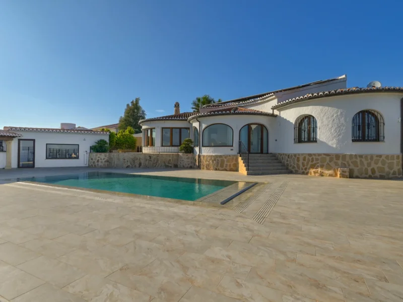 Chalet in Jávea mit Panoramameerblick und privatem Pool