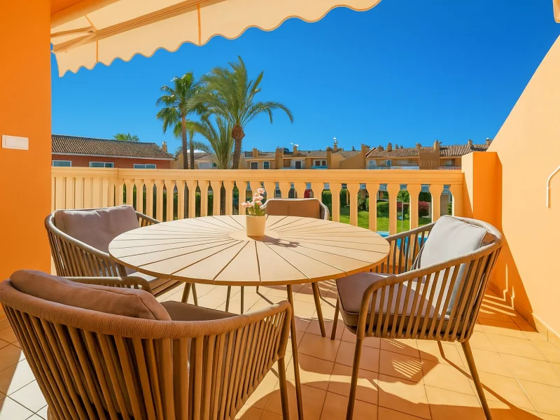 Renoviertes Penthouse in Jávea mit Pool und Terrasse in Meeresnähe