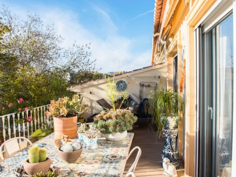 Wohnung zu verkaufen in Jávea, Puerto mit großer Terrasse und Parkplatz