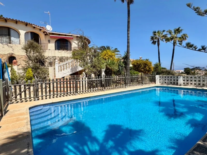 Traditionelles Chalet mit Meerblick und privatem Pool in Jávea