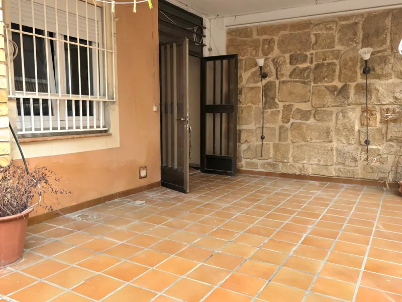 Erdgeschosswohnung mit großer Terrasse im Hafen von Jávea