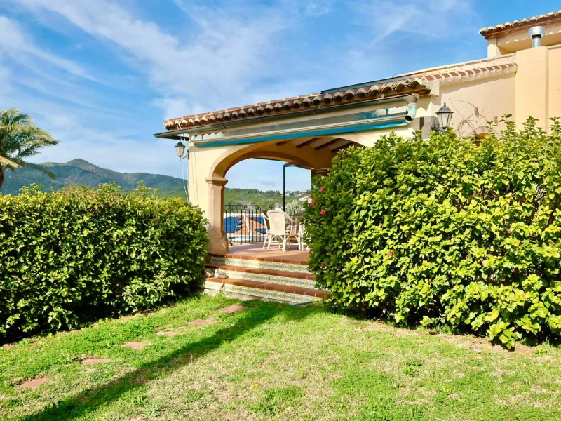 Villa in Jávea am Golfclub mit freiem Blick