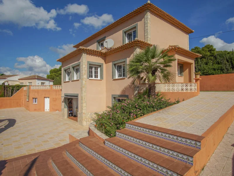 Authentische Villa mit 5 Schlafzimmern in Calpe mit Pool und Meerblick