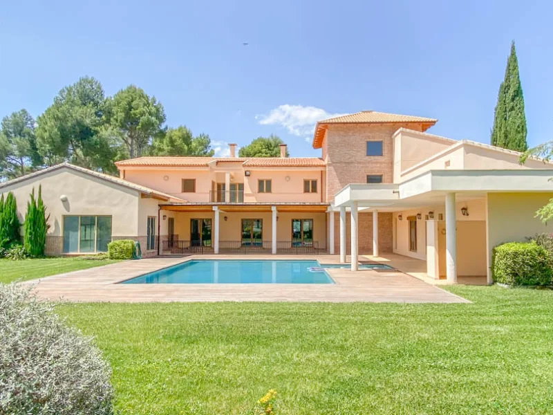 Prachtvolle Finca mit Villa und Gästehaus in Penáguila