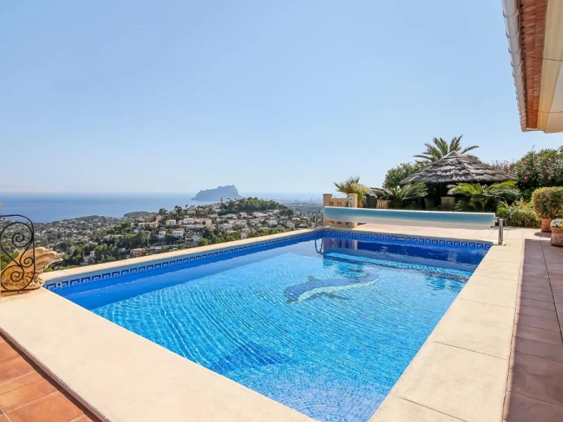 Villa in Moraira, Benimeit mit Meerblick und Gästeapartment