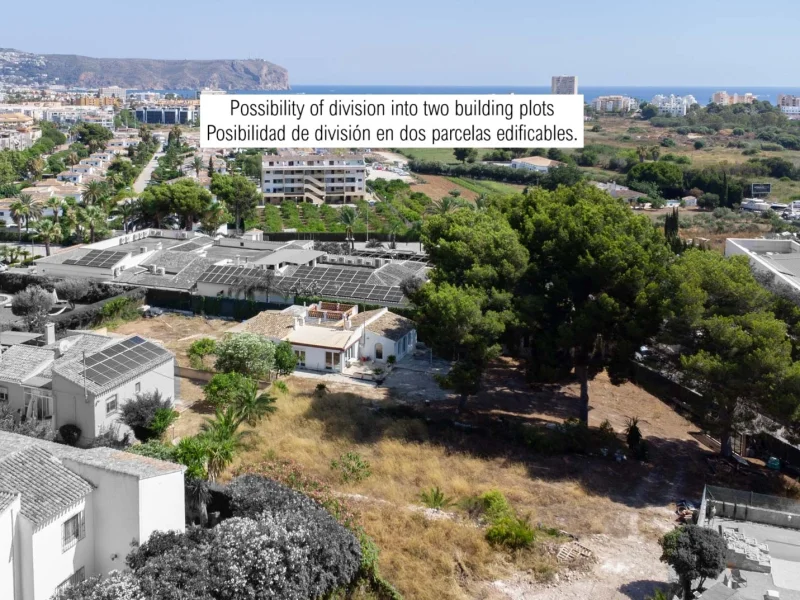 Investitionsgrundstück in Jávea, Adsubia mit Teilungsmöglichkeit
