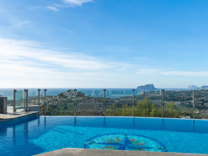 Investitionsmöglichkeit: Villa zu verkaufen in Moraira mit Meerblick