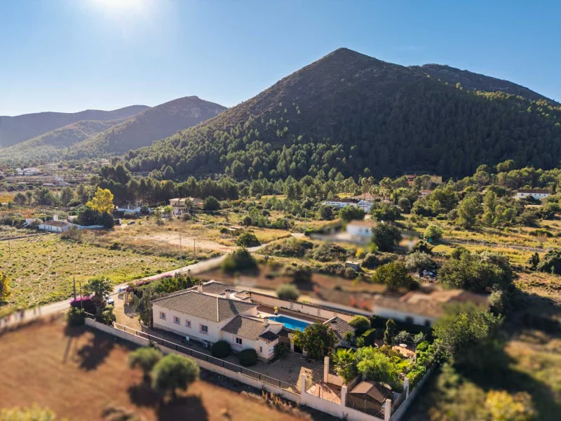 Mediterrane Villa mit privatem Pool und Gästeapartment in Jalón