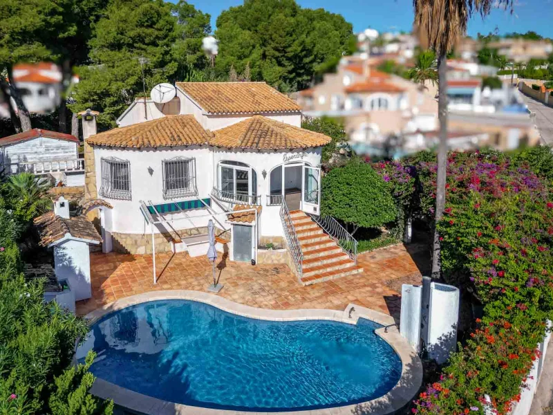 Villa in Calpe mit Blick auf den Peñón de Ifach und privatem Pool