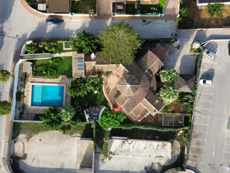 Charmante Villa zu verkaufen in Jávea Pueblo, mit privatem Pool