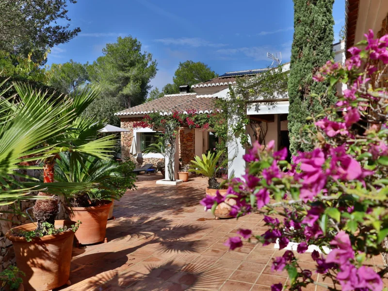 Villa mit Meerblick in Jávea: Ihr Traumhaus wartet!