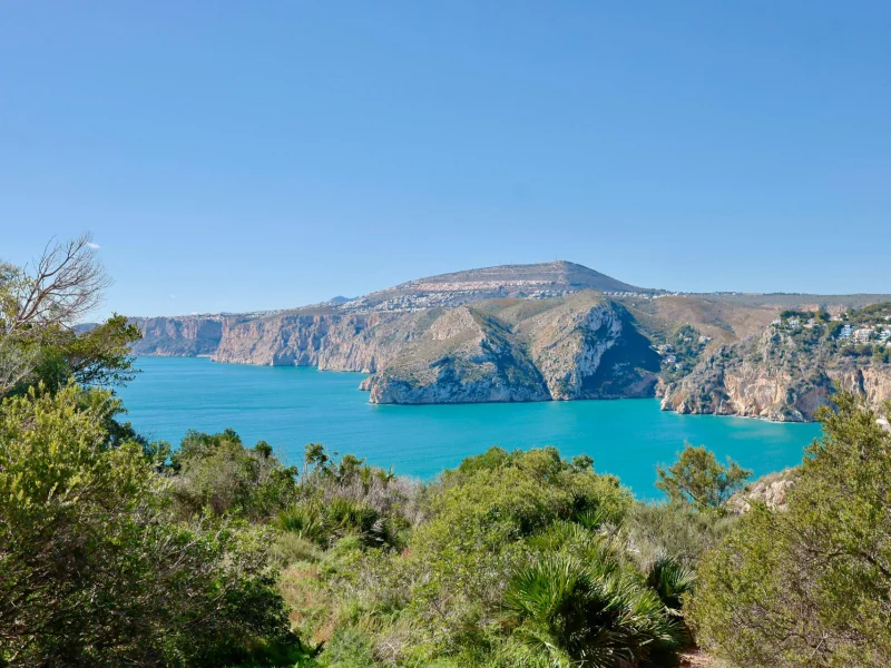 Villa zu verkaufen in Jávea mit Meerblick und privatem Garten