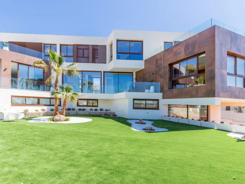 Exklusive Villa in La Nucía mit großzügigem Garten