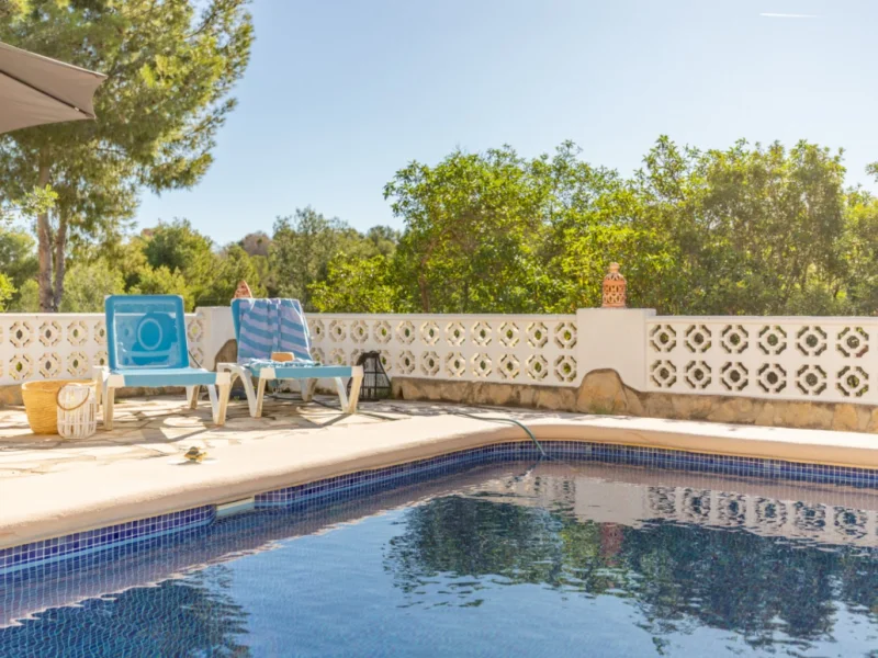 Unabhängige Villa in Moraira mit privatem Pool und Gästeapartment
