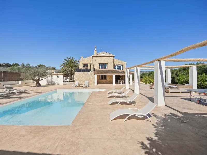 Charmante Villa im Finca-Stil in Jávea mit Gästebereich und Pool