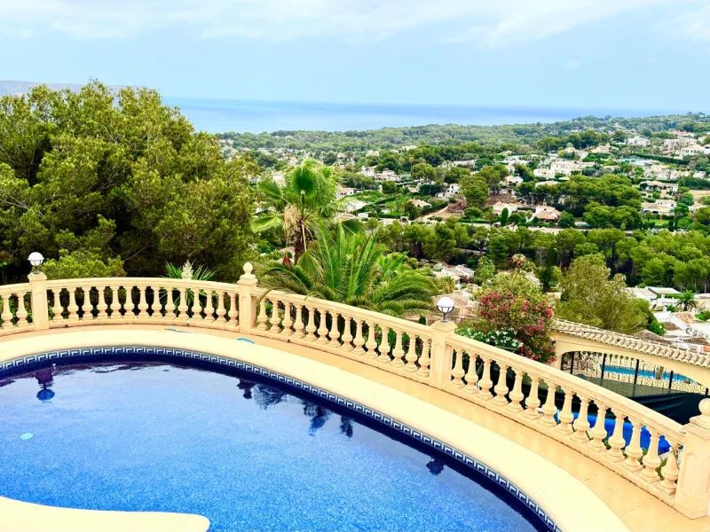 Villa im ibizenkischen Stil in Jávea, Costa Nova mit Meerblick