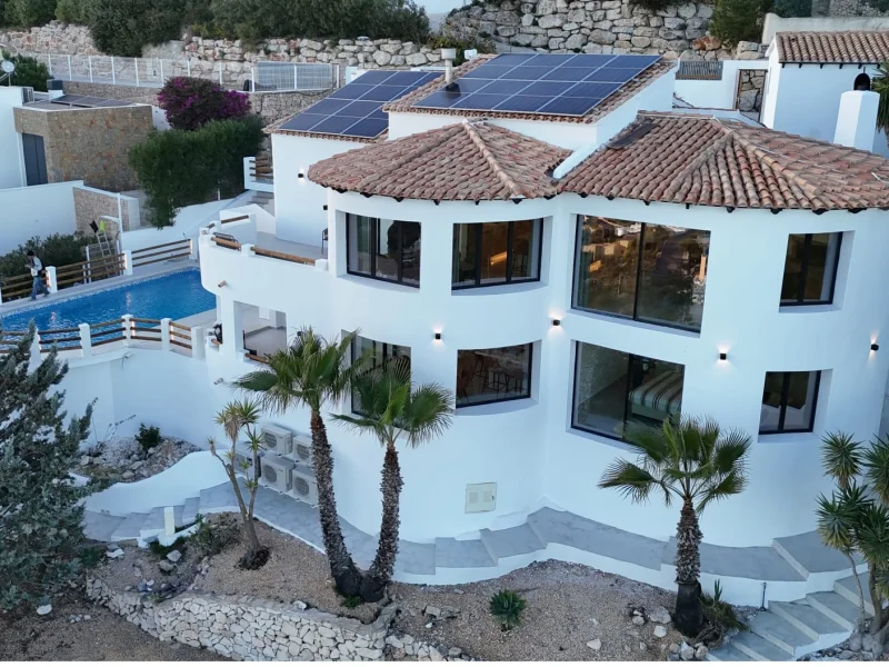 Villa in Benitachell mit privatem Pool und Meerblick