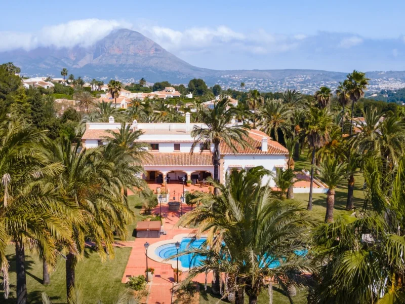 Mediterrane Villa in Jávea, Lluca mit Gästehaus und großem Grundstück