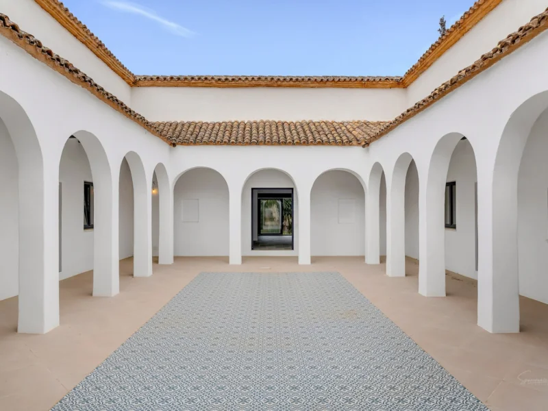 Einzigartige Villa auf einer Ebene in Jávea, Costa Nova mit großem Grundstück