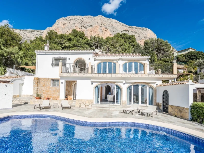 Renovierte Villa mit vier Schlafzimmern in Montgó, Jávea mit Panoramablick