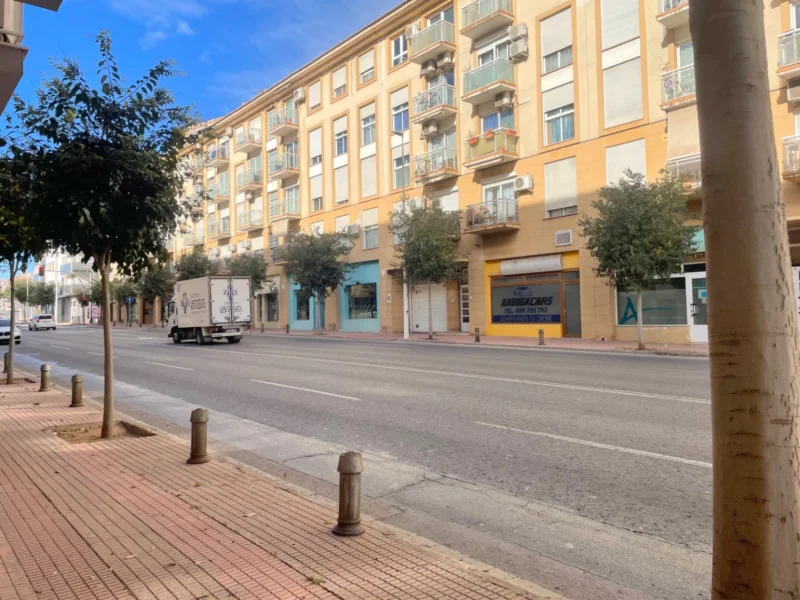 Gewerbefläche in Jávea Pueblo mit hoher Sichtbarkeit