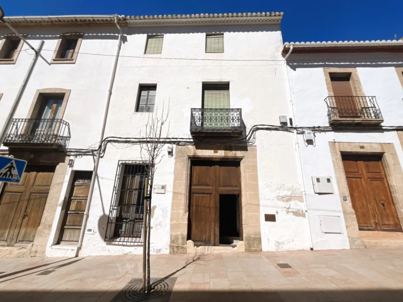 Historisches Herrenhaus aus dem 19. Jahrhundert in Jávea Pueblo