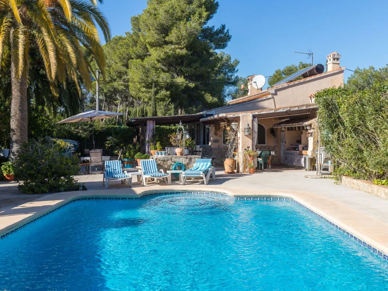 Einstöckige Villa in Jávea mit beheiztem Pool