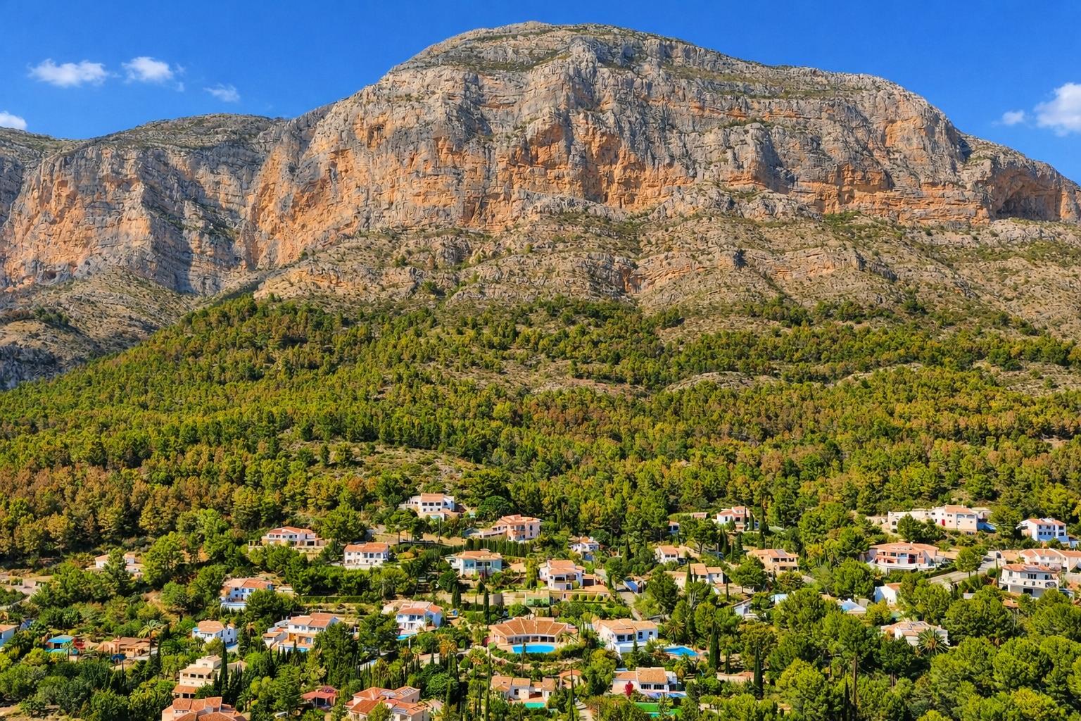 Immobilien zum Verkauf in Montgó (Jávea)