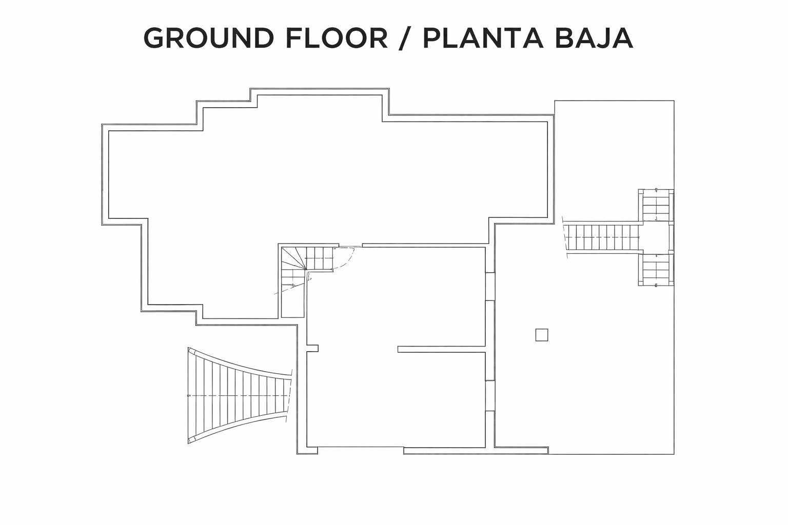 Detaillierter architektonischer Grundriss des Erdgeschosses, der die Raumaufteilung, Zugänge und die Position der Treppen zeigt.