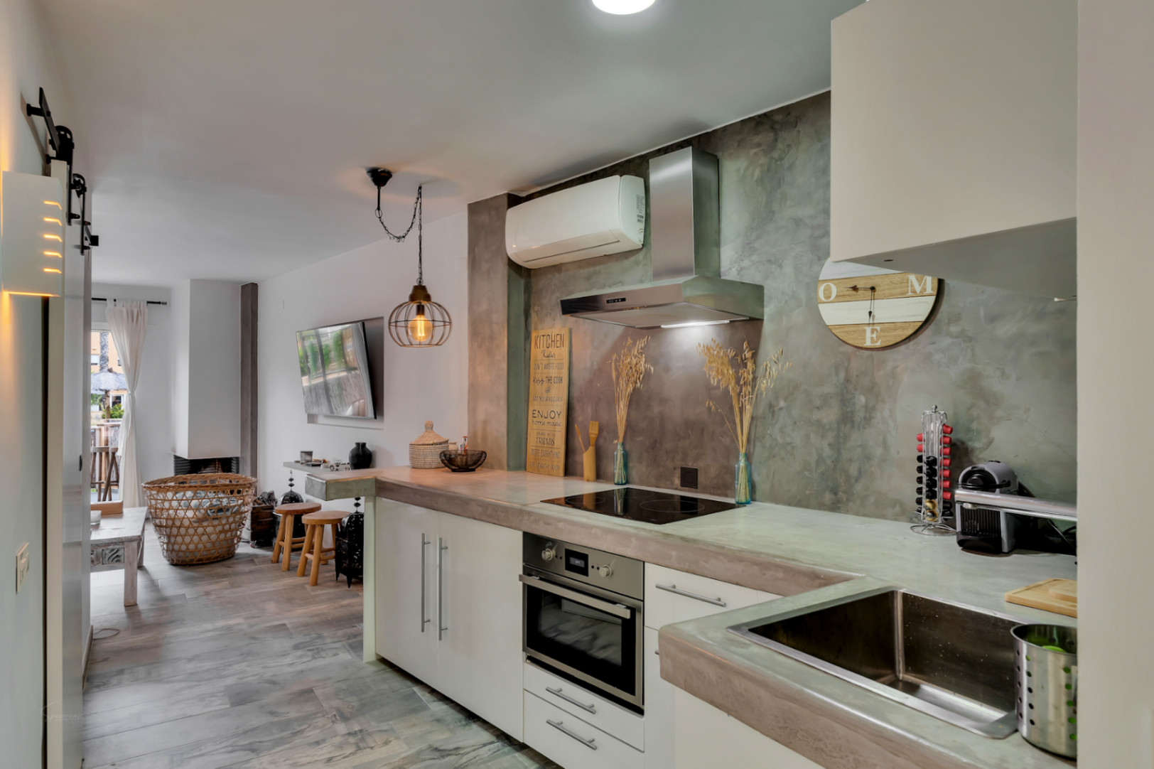 Erdgeschosswohnung in Dénia mit Pool und privater Terrasse