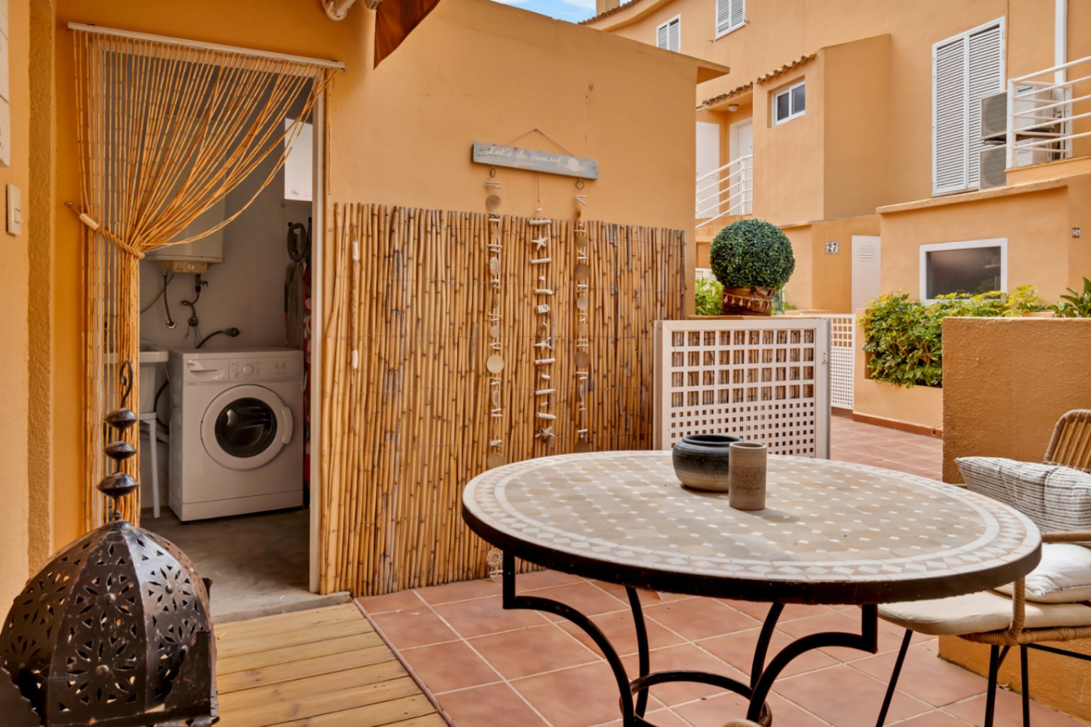 Erdgeschosswohnung in Dénia mit Pool und privater Terrasse
