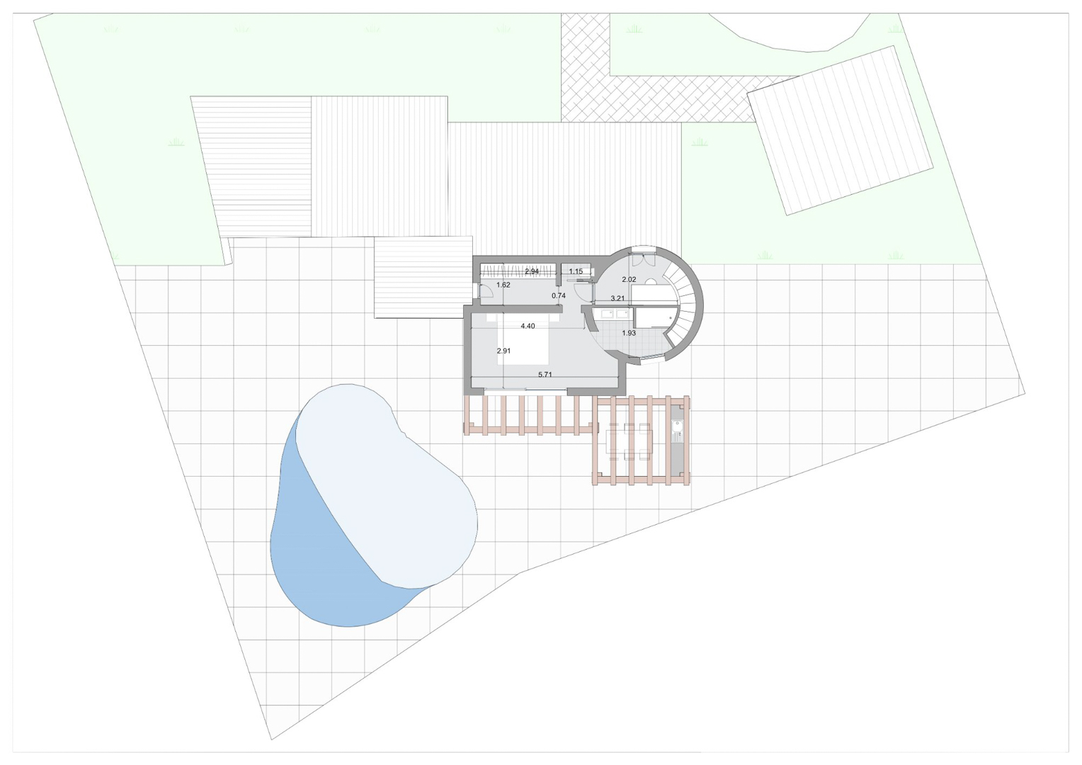 Technischer Grundriss des Hauptschlafzimmers mit En-Suite-Bad, Wendeltreppe und dem weitläufigen Außenbereich mit Pool und Pergola.
