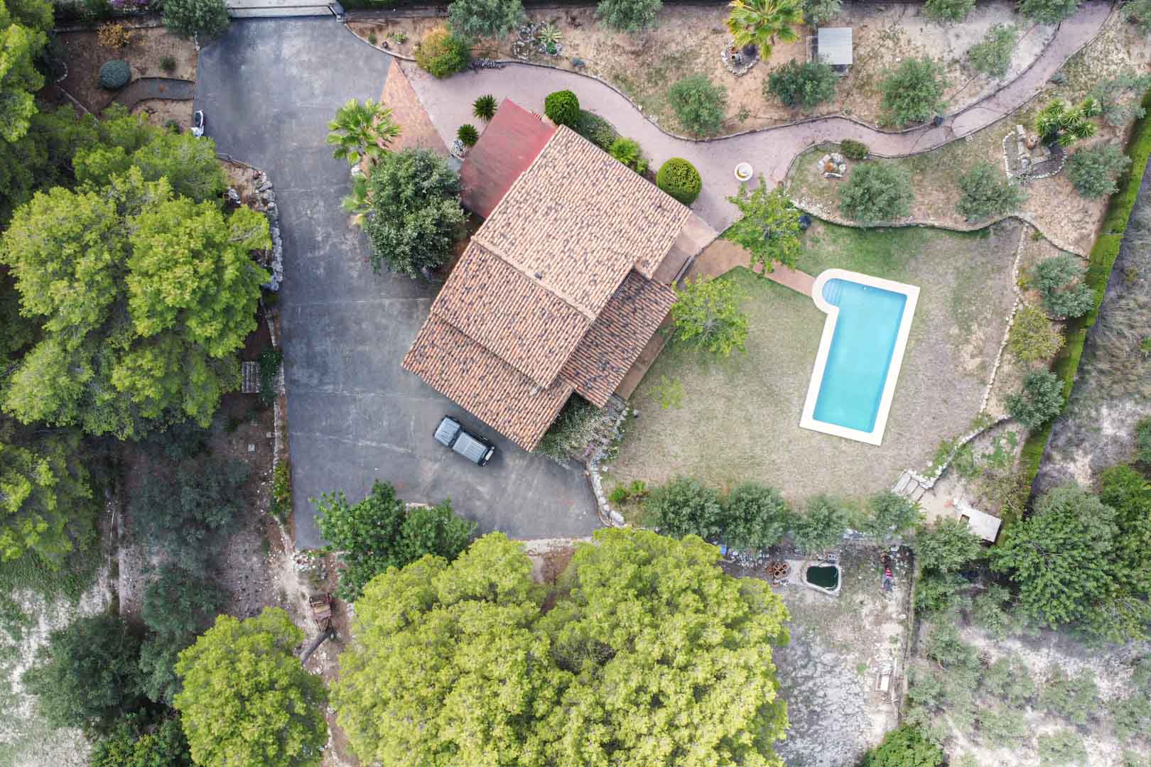 Charmante Villa mit vier Schlafzimmern, Pool und Ställen in Orba