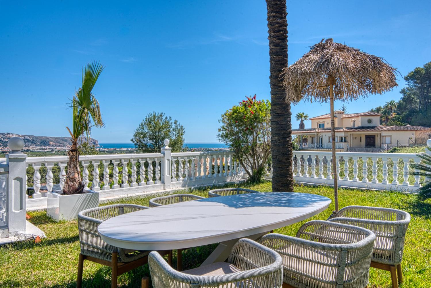 Traumvilla in Jávea Piver: 3 Schlafzimmer, Pool, Meerblick!