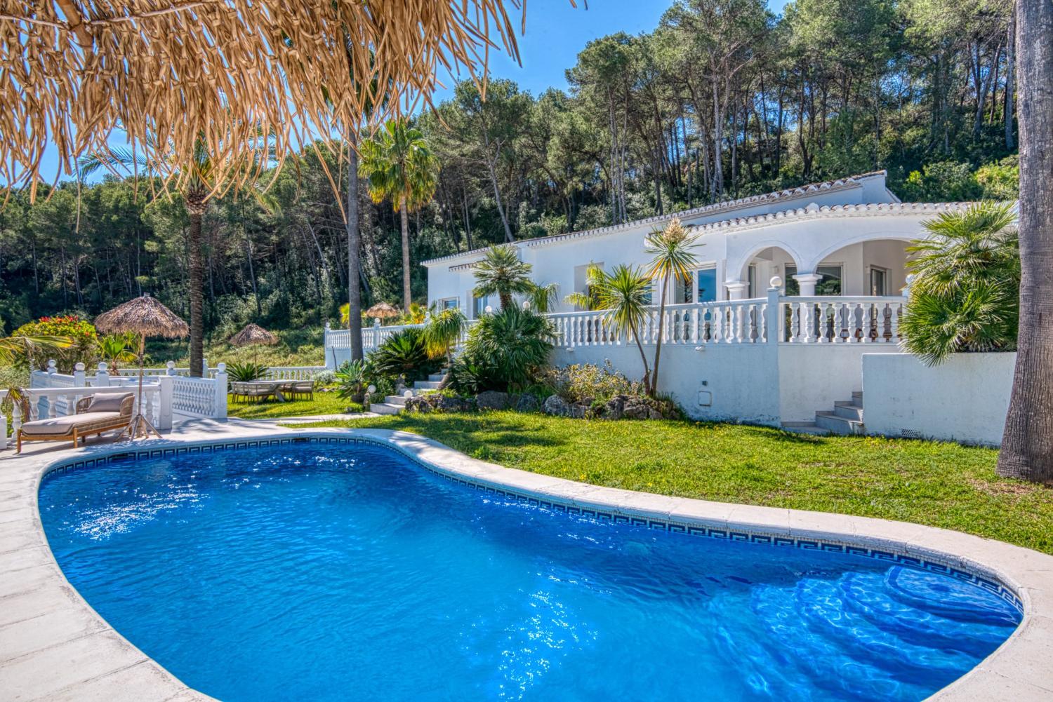 Traumvilla in Jávea Piver: 3 Schlafzimmer, Pool, Meerblick!