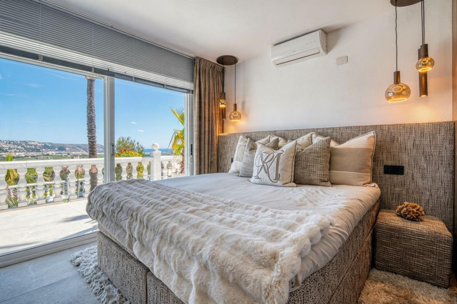 Traumvilla in Jávea Piver: 3 Schlafzimmer, Pool, Meerblick!