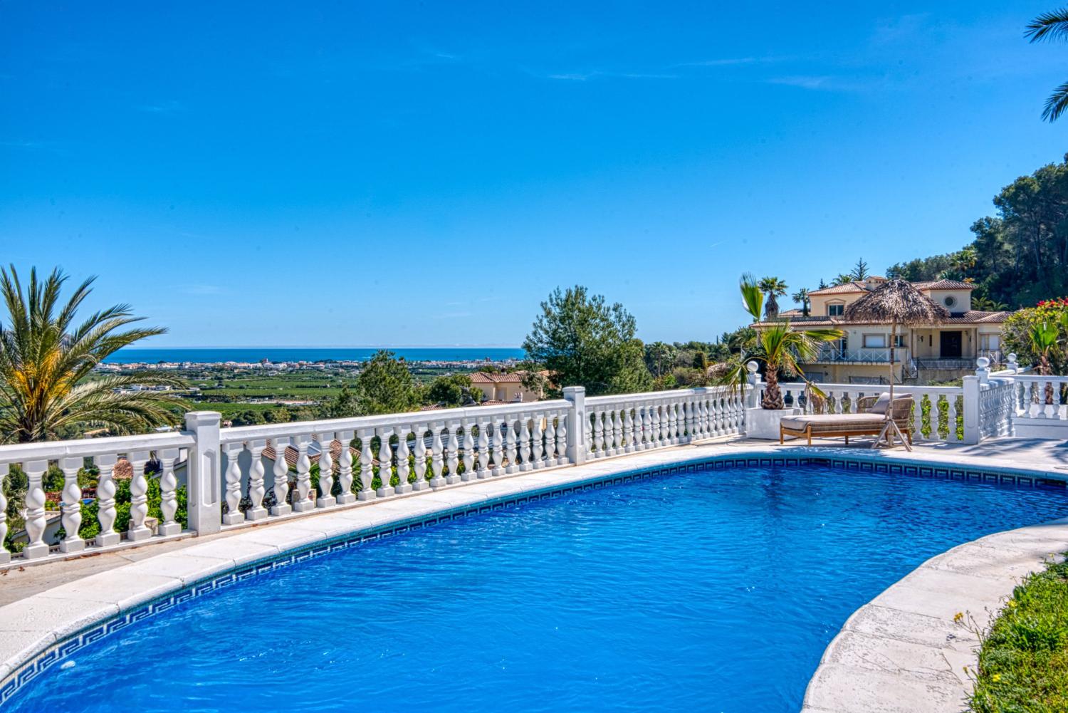 Traumvilla in Jávea Piver: 3 Schlafzimmer, Pool, Meerblick!