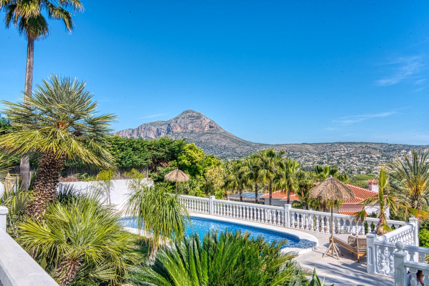 Traumvilla in Jávea Piver: 3 Schlafzimmer, Pool, Meerblick!