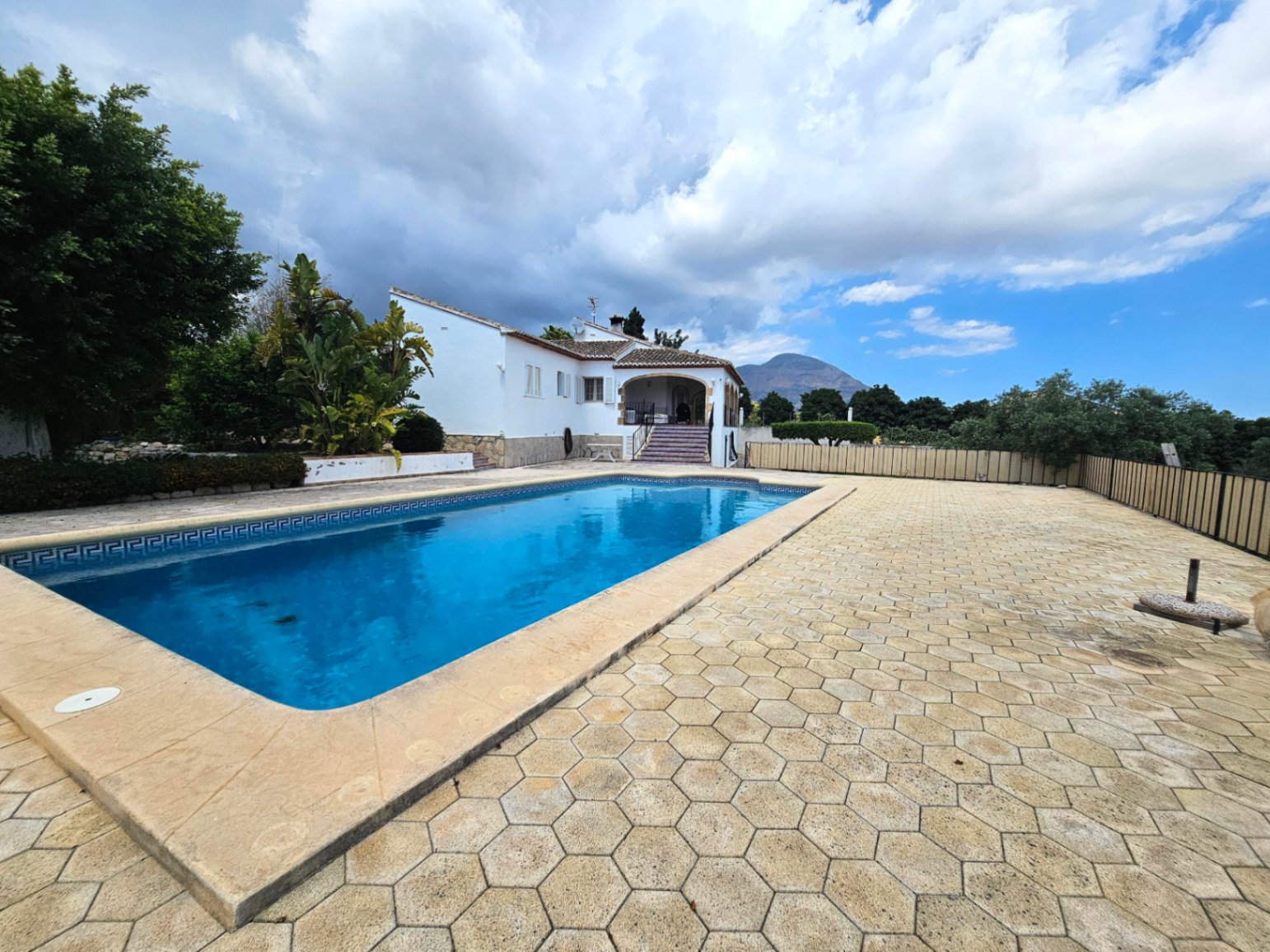Exklusive Villa in Jávea, Tarraula: 4 SZ, 3 B, 398 m²